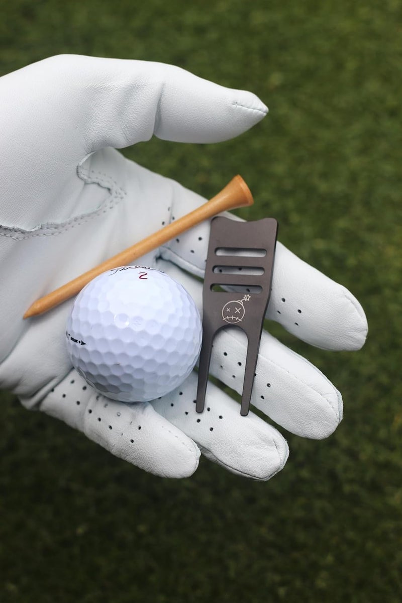 Fastfuse Titanium 4-in-1 Golf Divot Repair Tool & Ball Marker - Club Tee - Groove Cleaner - Putting Alignment Aid - Image 4